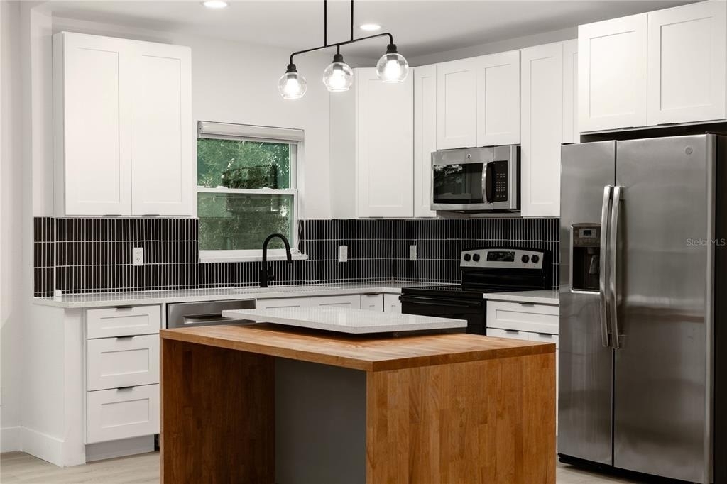 910 E Osborne Avenue - Photo 18