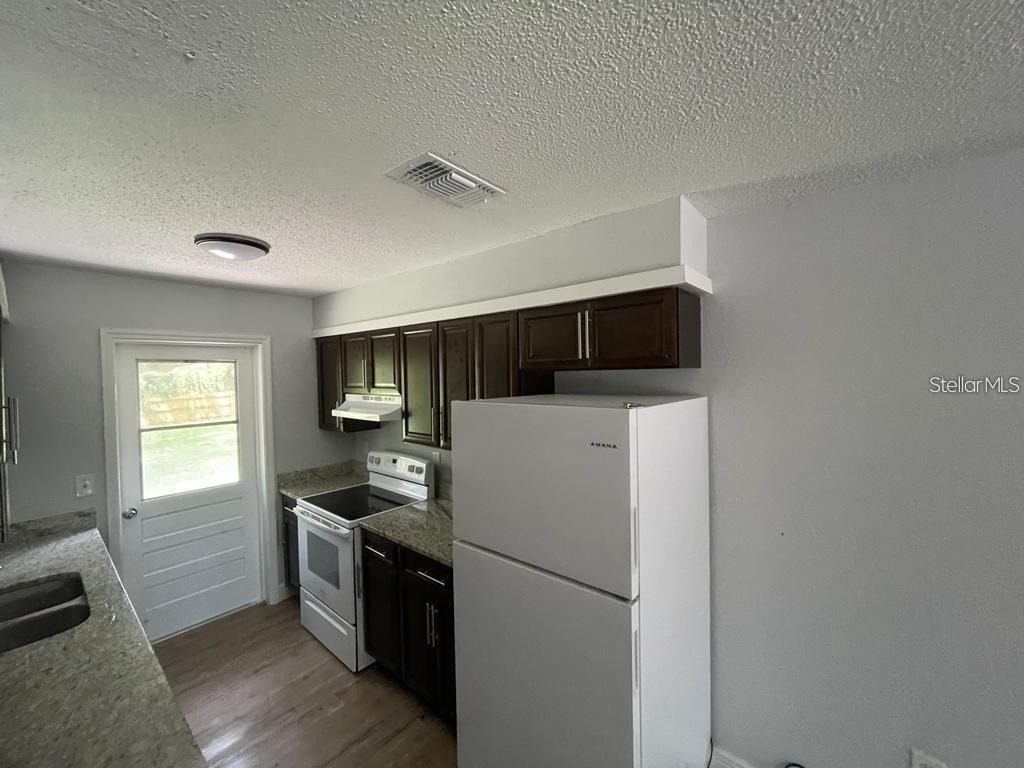 10460 Se Us Highway 441 - Photo 4