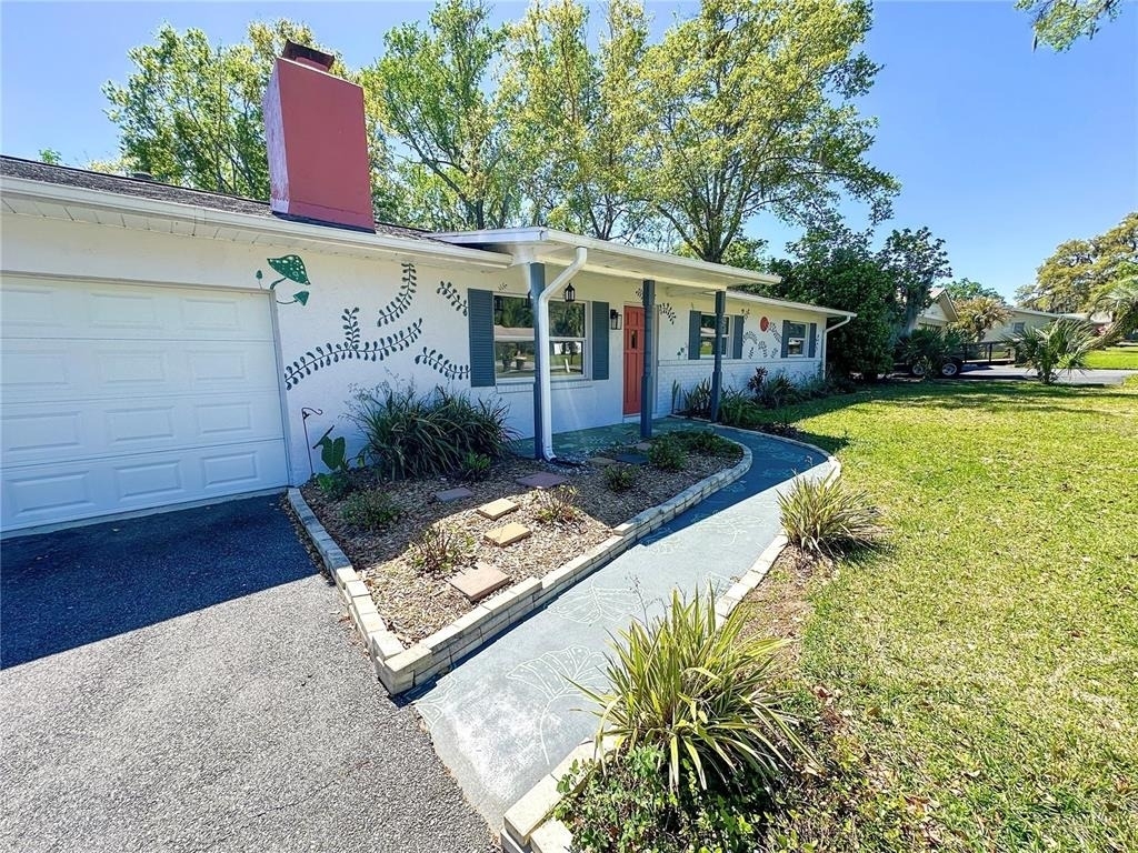 1302 Se 18th Place - Photo 2