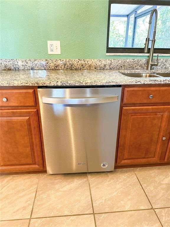 1302 Se 18th Place - Photo 9