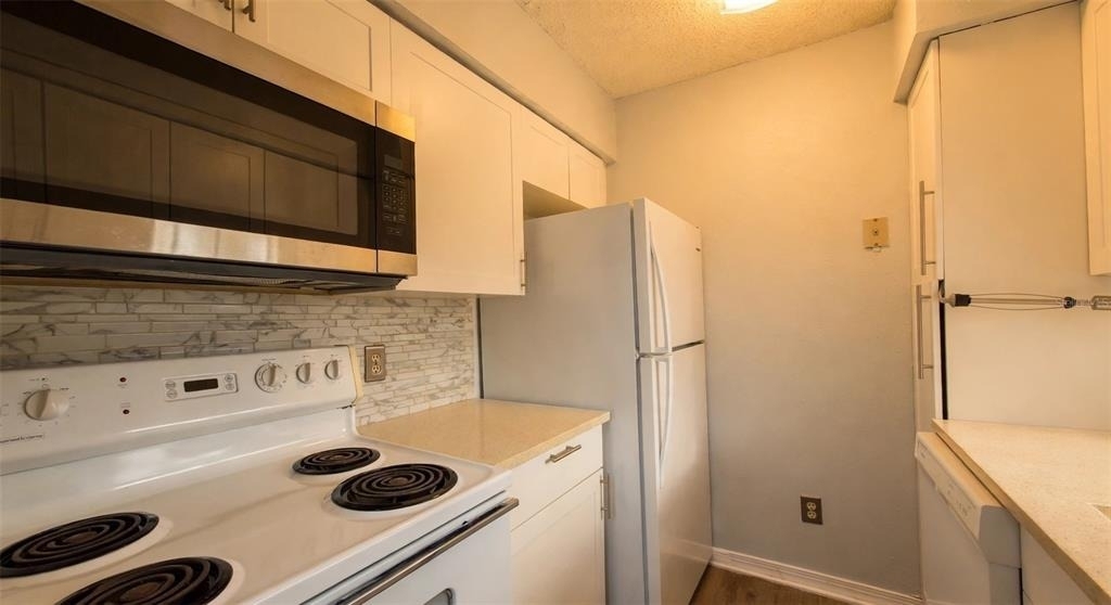 345 Wymore Road - Photo 4