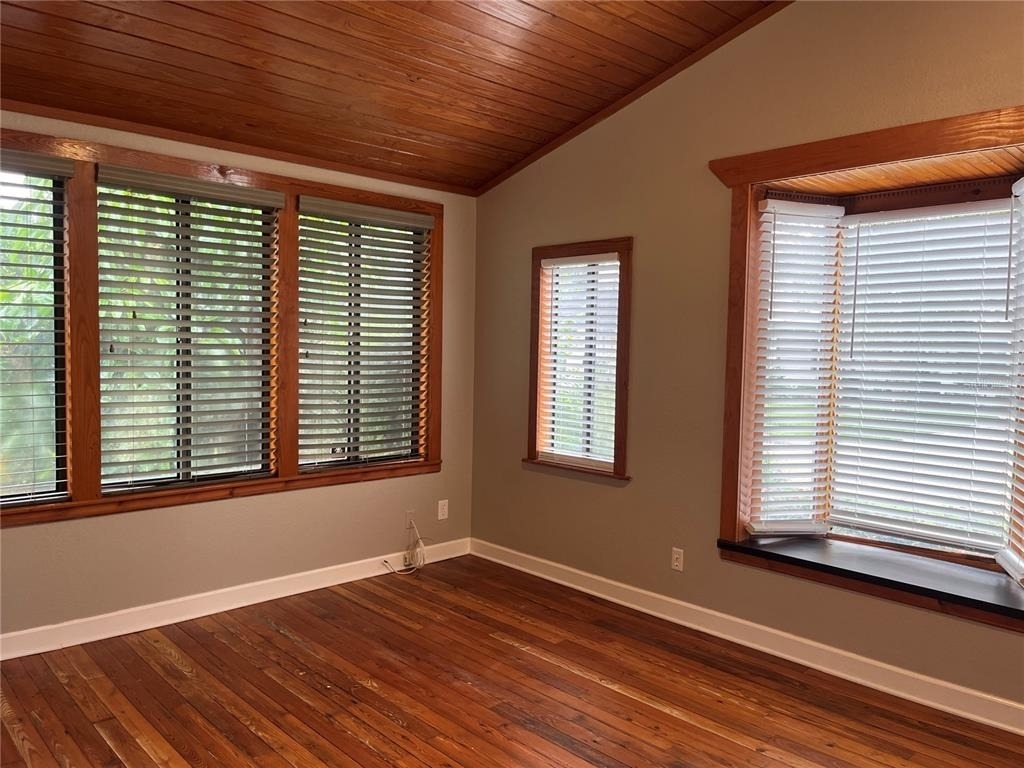 421 E Miller Street - Photo 8