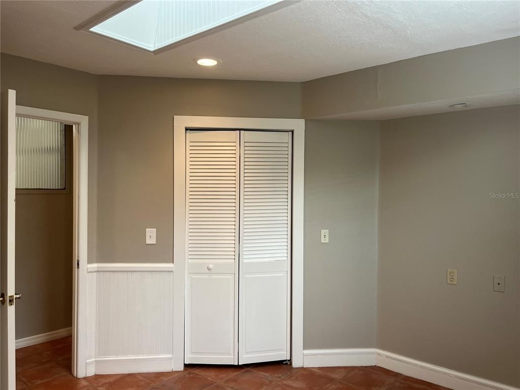 421 E Miller Street - Photo 2