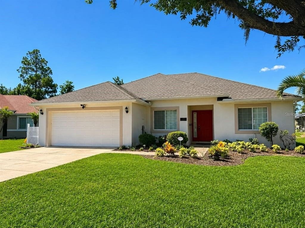 320 Paradise Woods Place - Photo 0