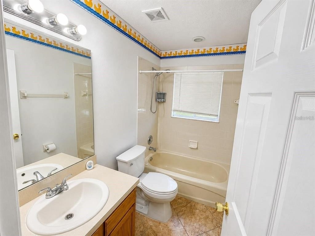 320 Paradise Woods Place - Photo 2