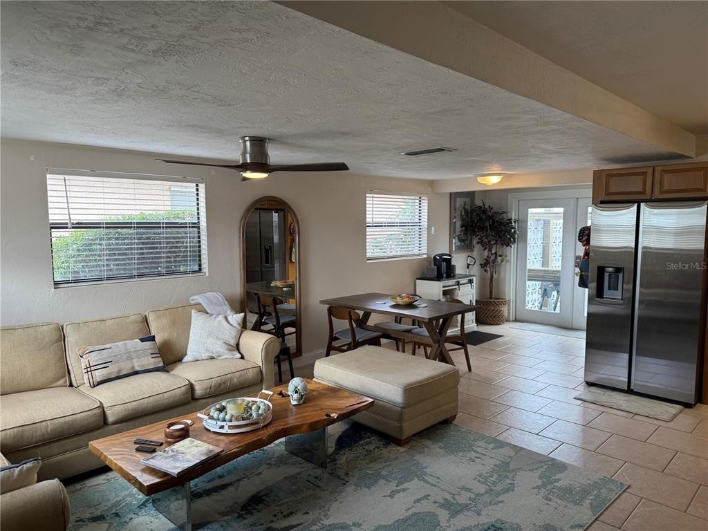 834 E 25th Avenue - Photo 2