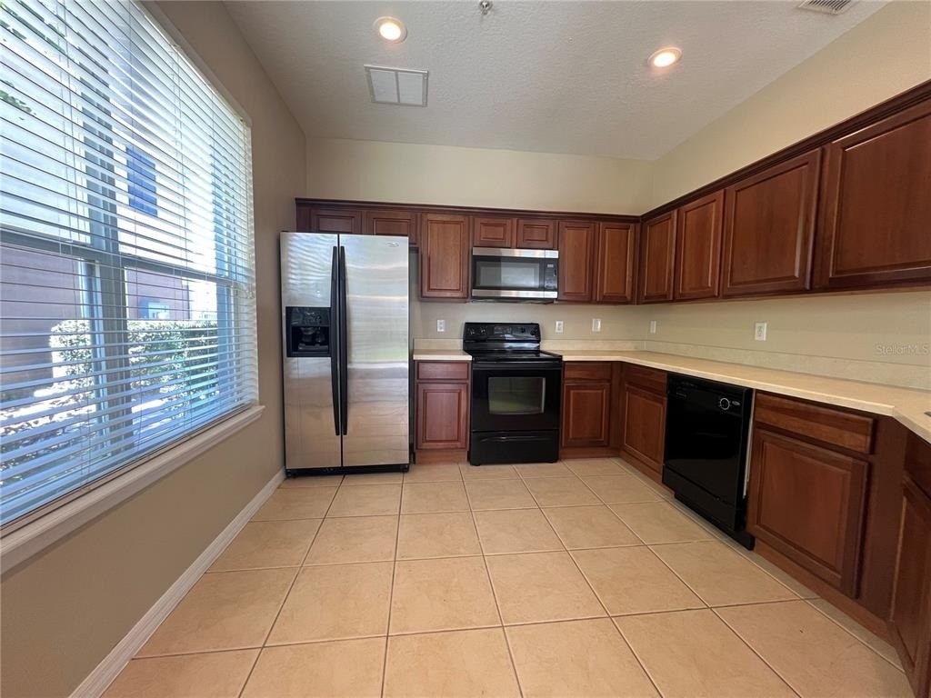 1720 San Jacinto Cir - Photo 4