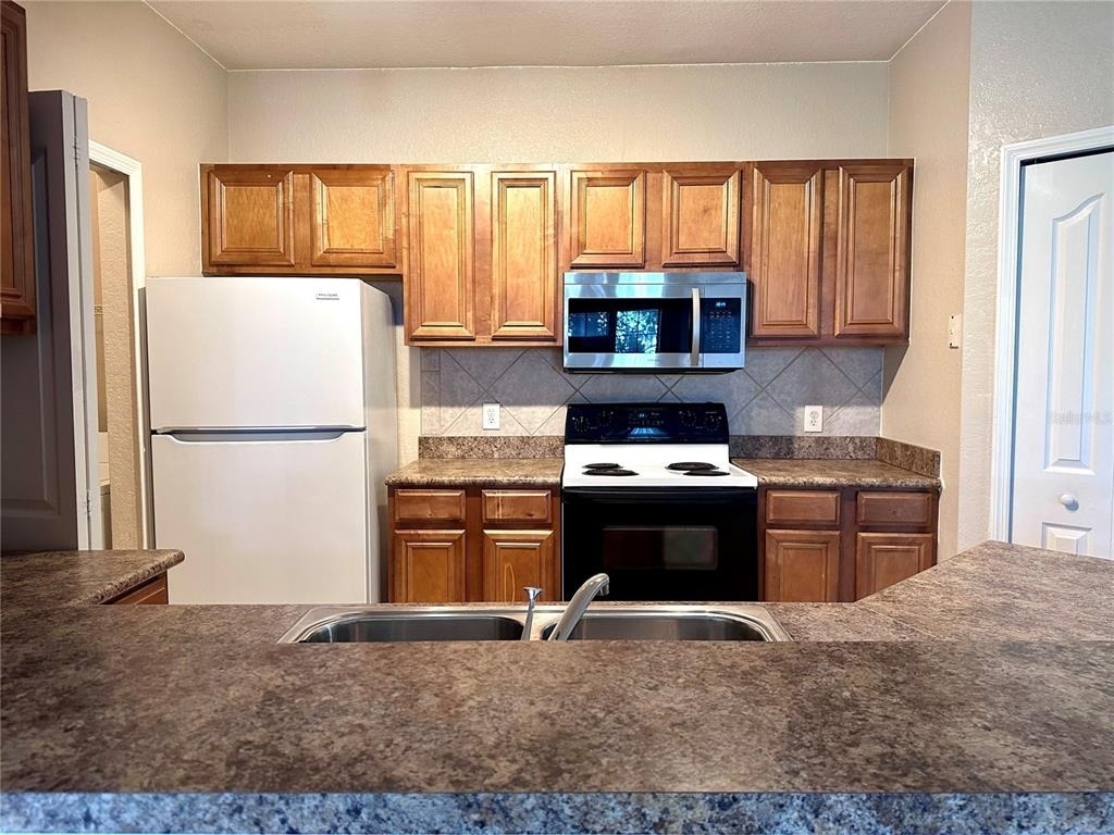 6177 Metrowest Boulevard - Photo 9
