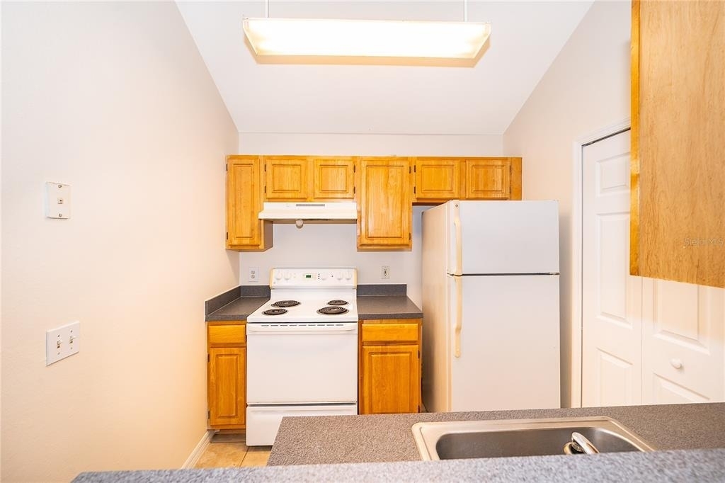 6593 Queens Borough Avenue - Photo 7