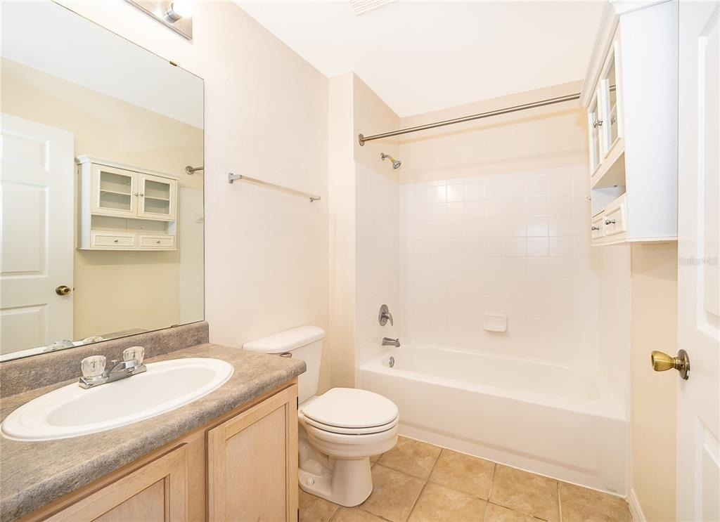 6593 Queens Borough Avenue - Photo 13