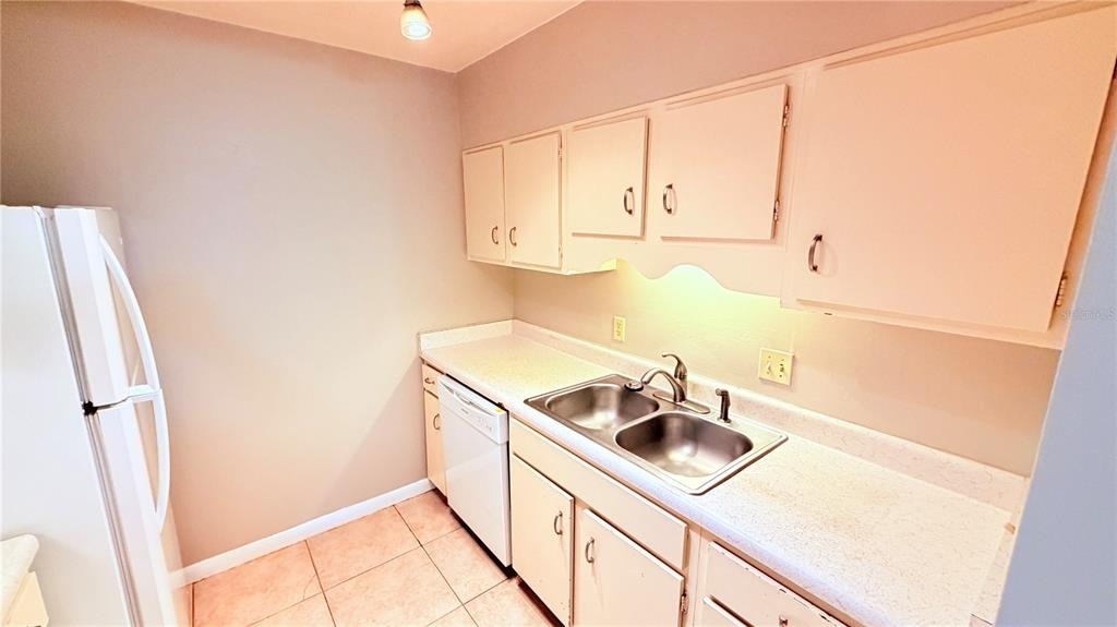 2500 Lee Road - Photo 5