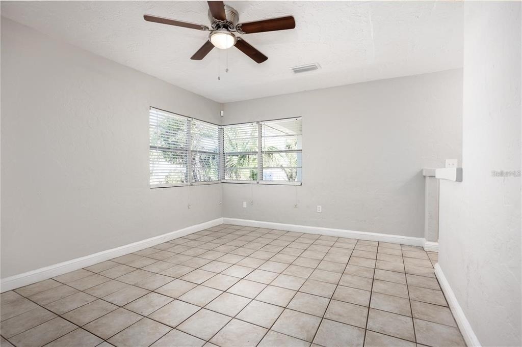 319 Nw 16th Avenue - Photo 2