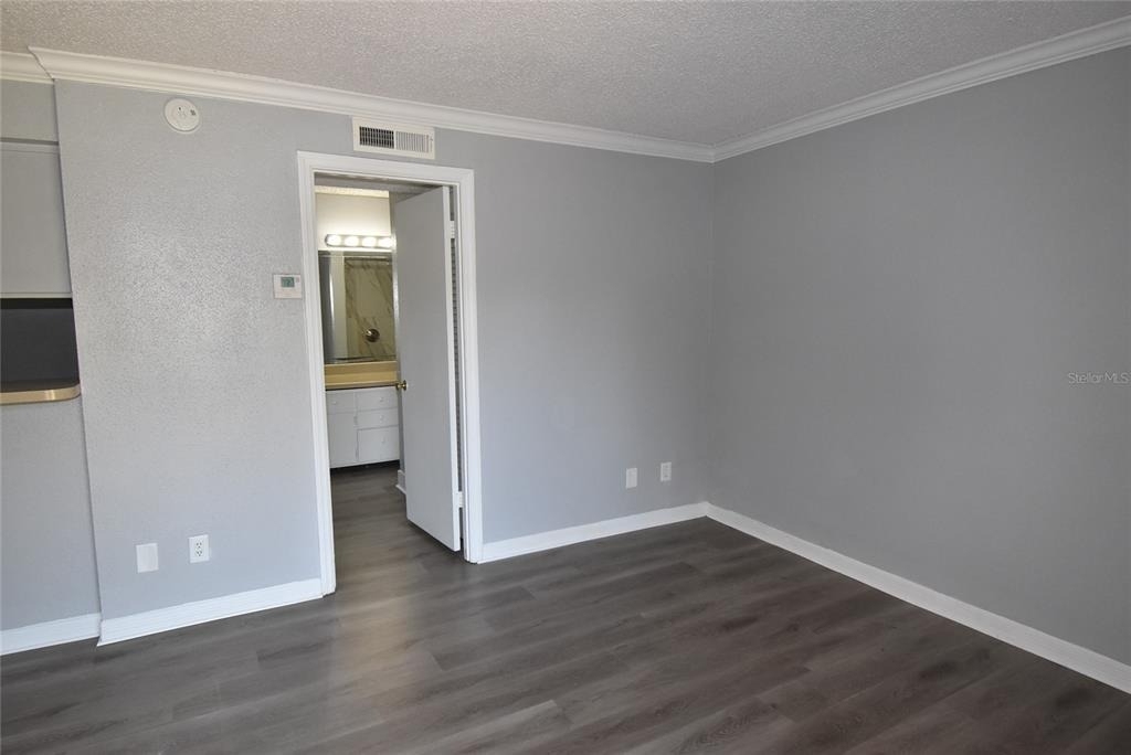 435 Wymore Road - Photo 14