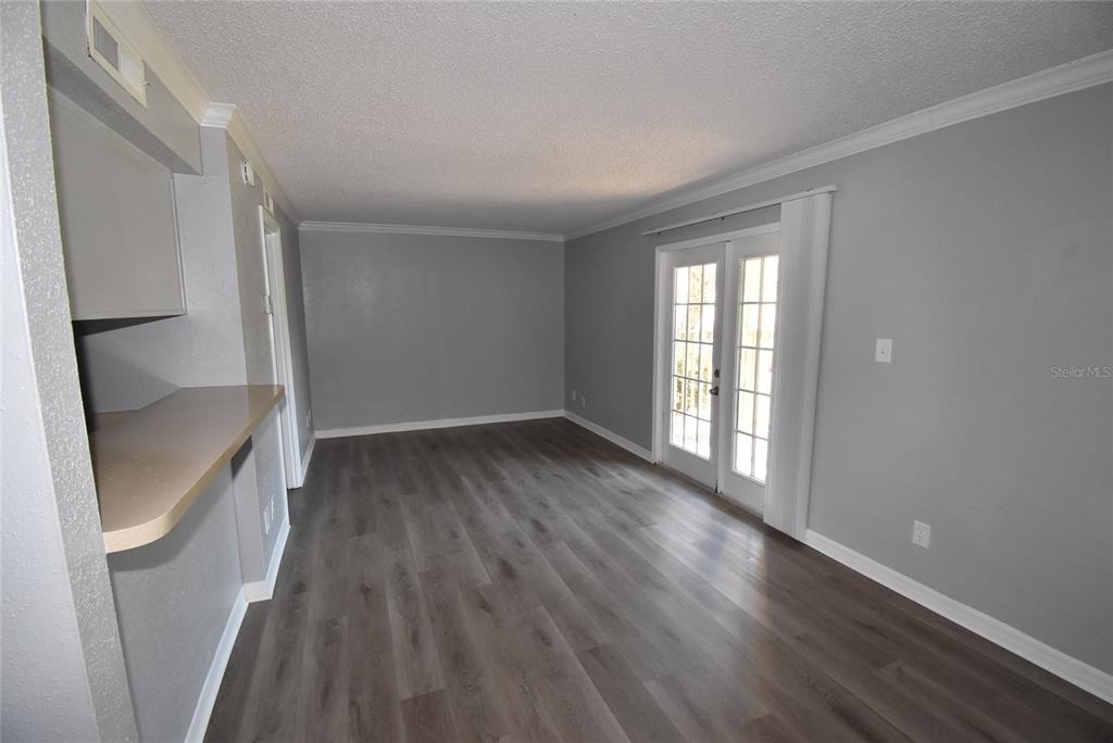 435 Wymore Road - Photo 1