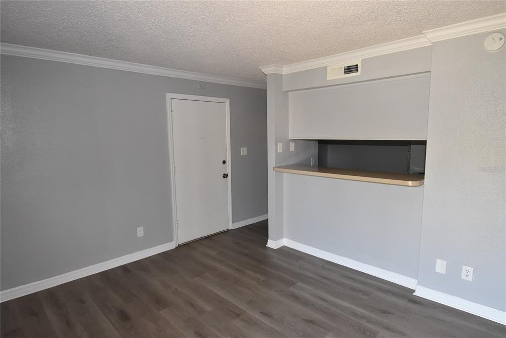 435 Wymore Road - Photo 4