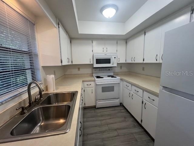 1052 Deer Hollow Boulevard - Photo 3