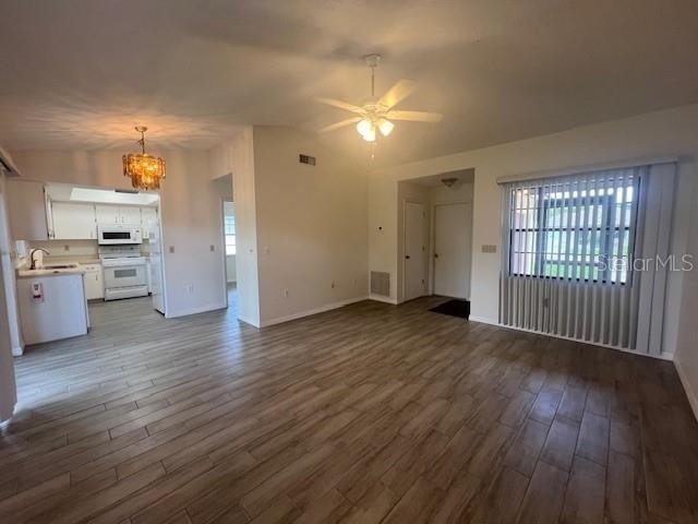 1052 Deer Hollow Boulevard - Photo 4