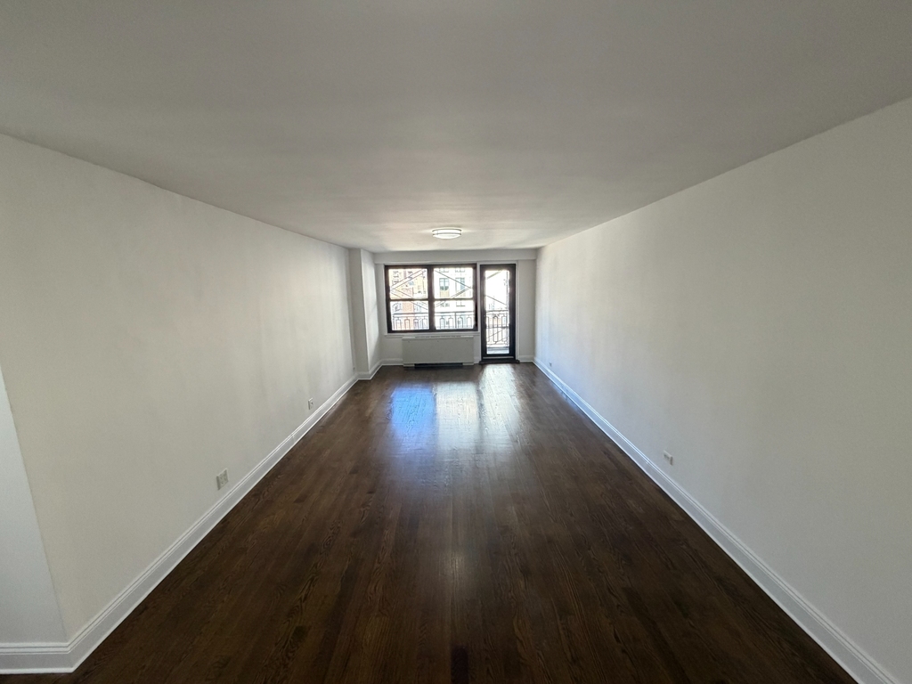 East 82nd Street - Photo 0