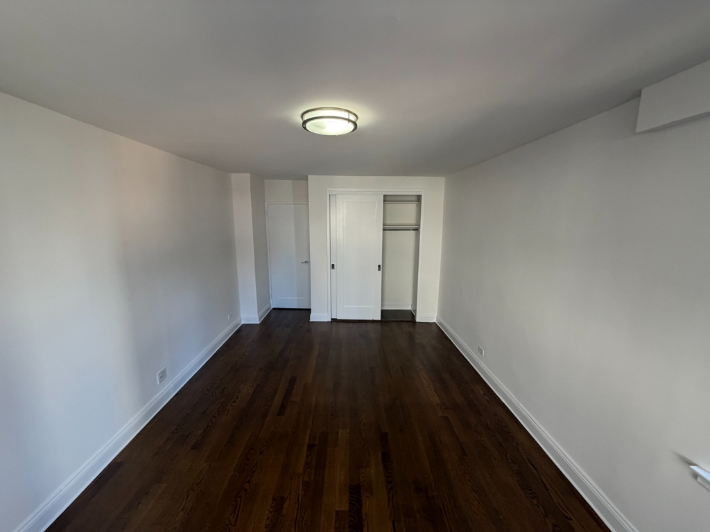 East 82nd Street - Photo 2