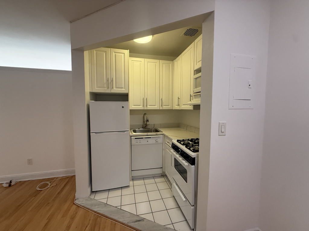 165 East 83rd Street - Photo 2