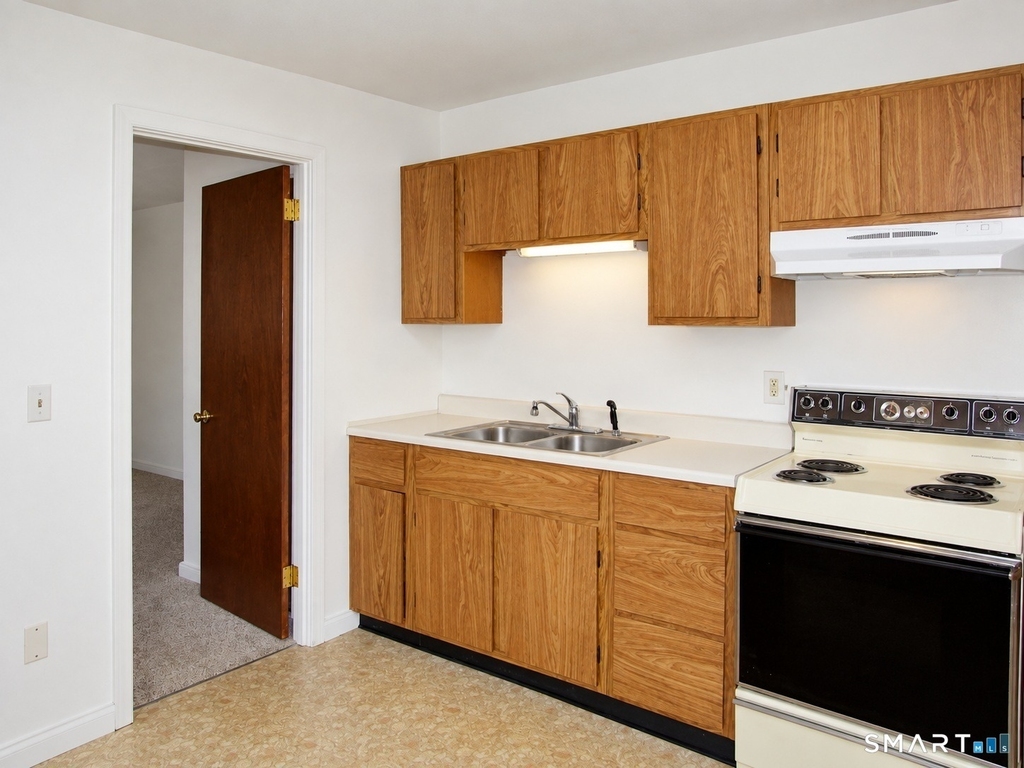 590 Main Street - Photo 2