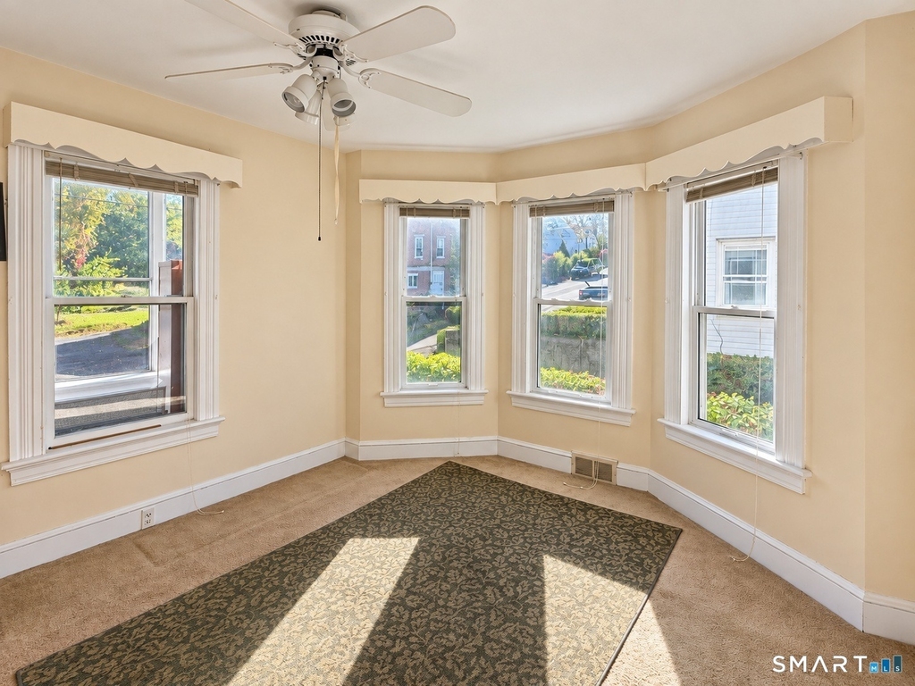 60 Roosevelt Avenue - Photo 13