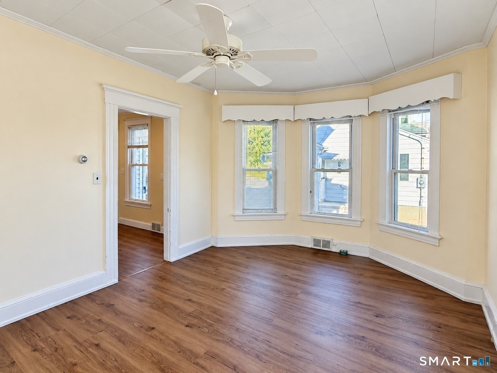 60 Roosevelt Avenue - Photo 11