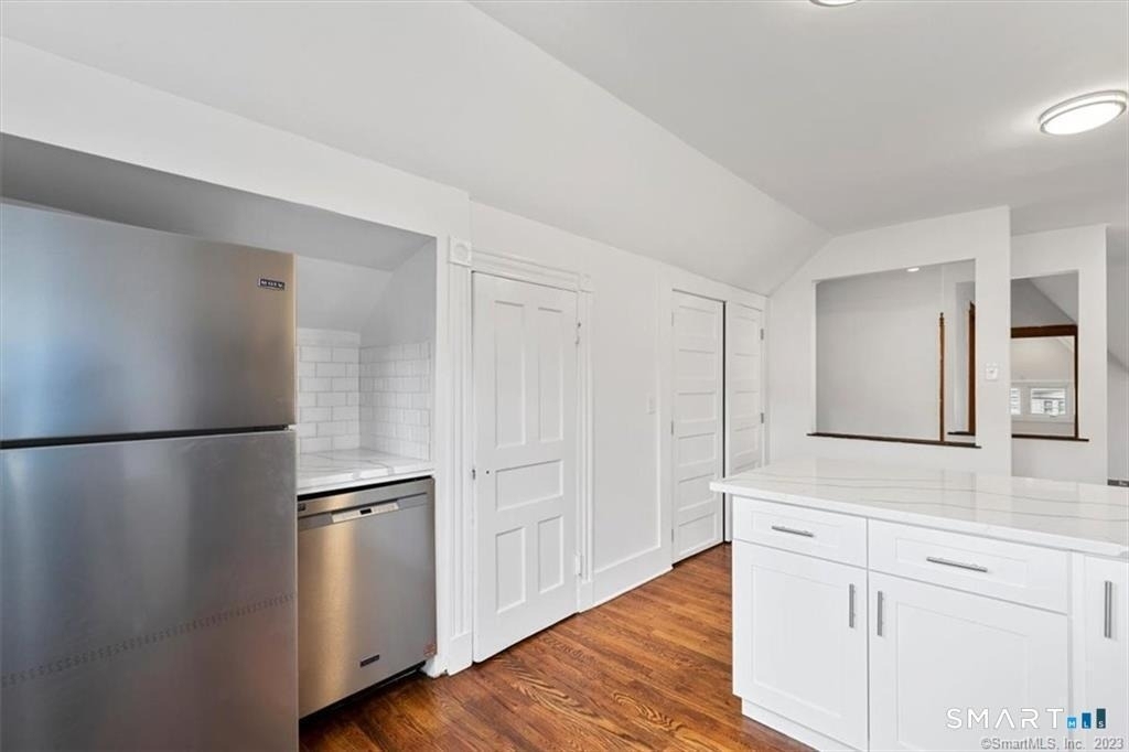 131 Dwight Street - Photo 3