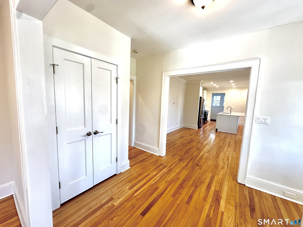 370 Stratfield Road - Photo 5