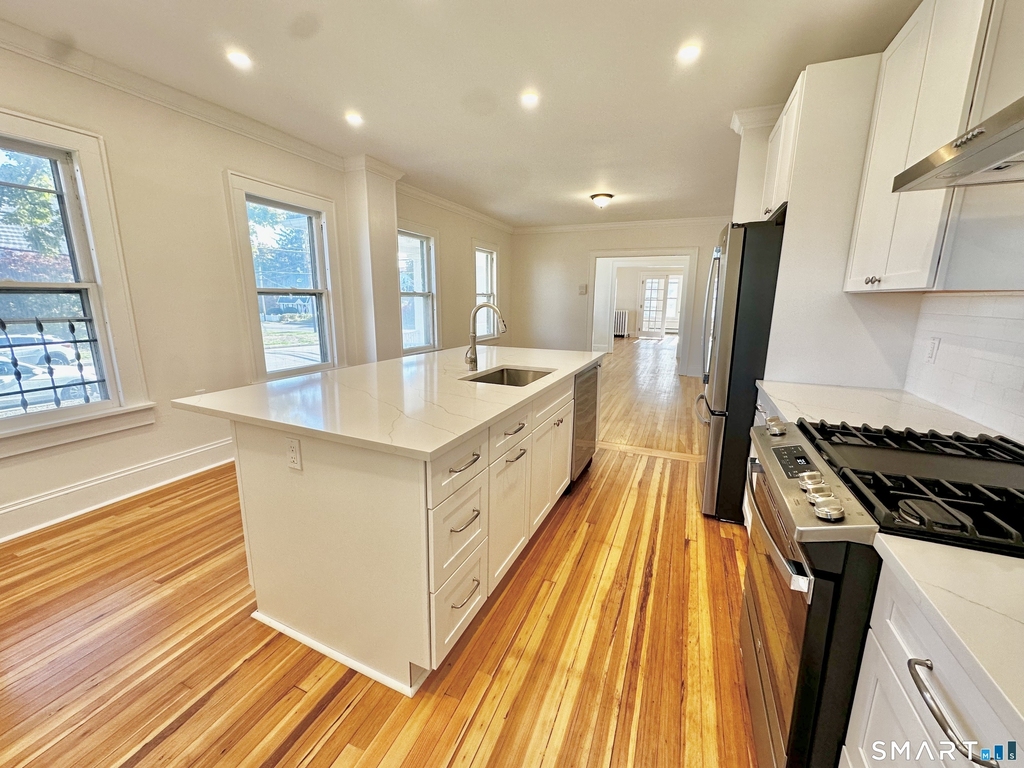 370 Stratfield Road - Photo 2
