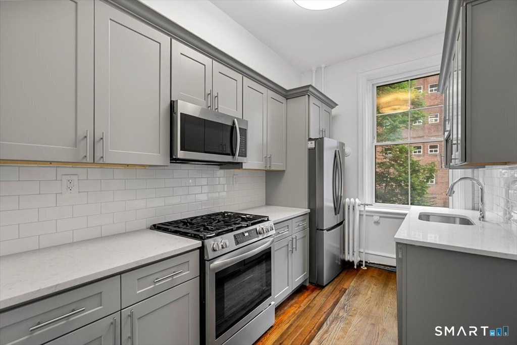 284 Orange Street - Photo 3