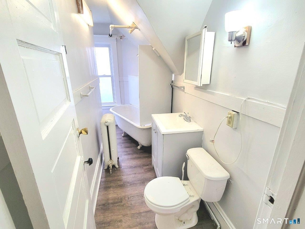 181 Bond Street - Photo 9