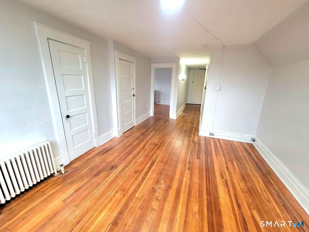 181 Bond Street - Photo 5