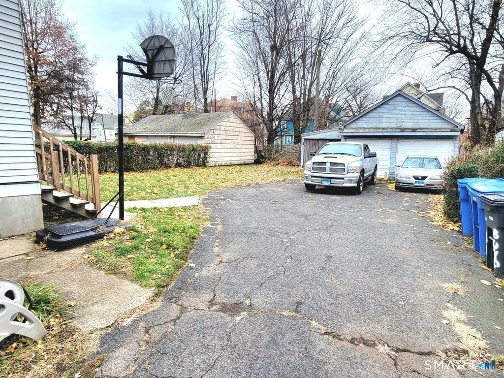 181 Bond Street - Photo 11