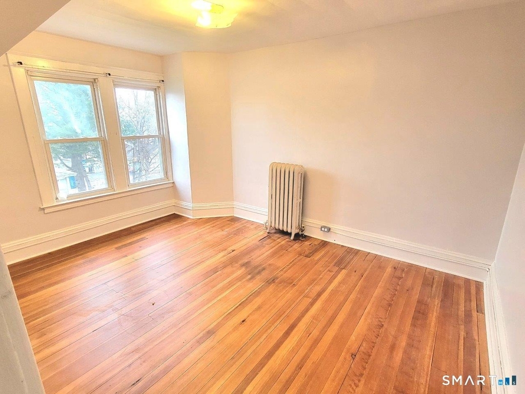 181 Bond Street - Photo 6