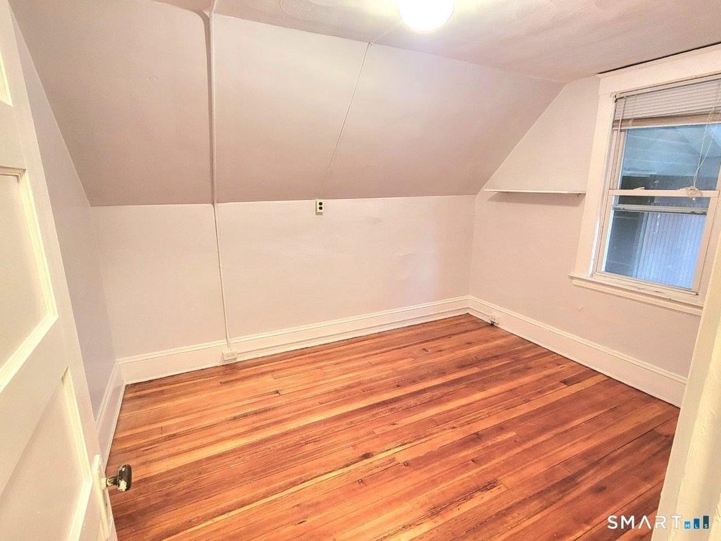 181 Bond Street - Photo 8