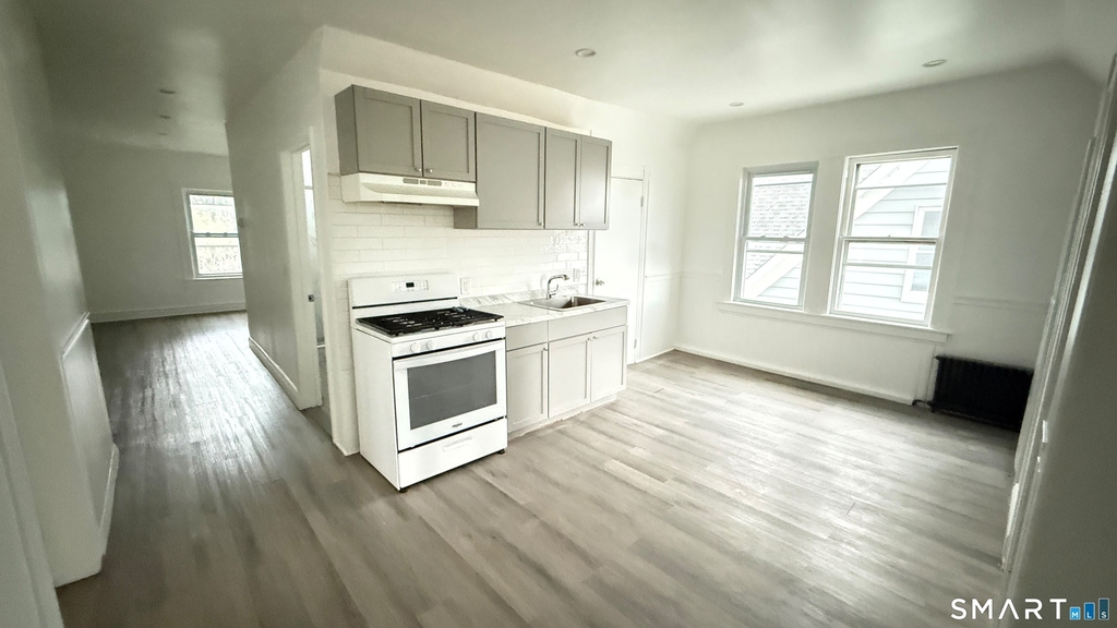 163 Deacon Street - Photo 0