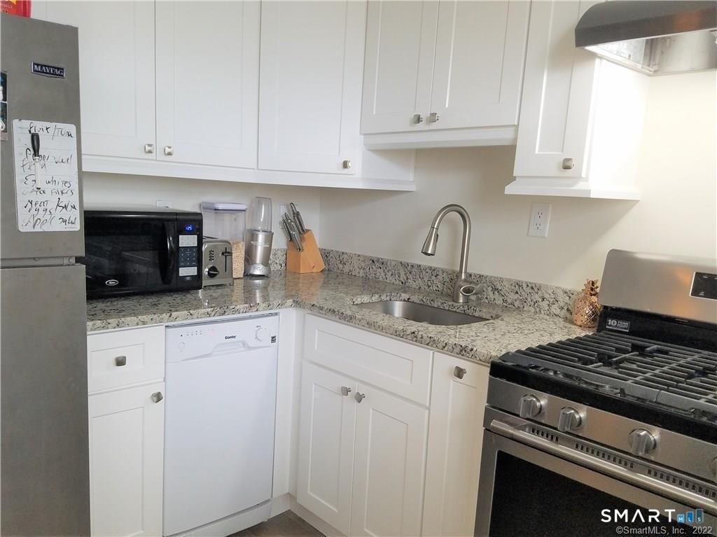 444 Bedford Street - Photo 6