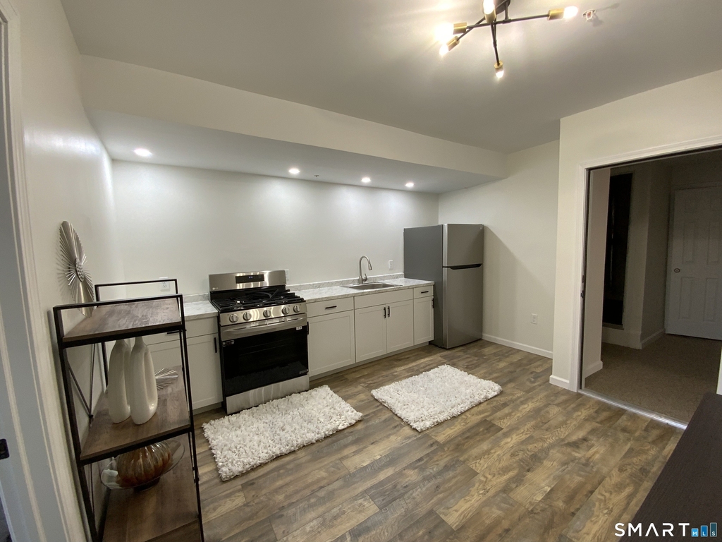 61 Colony Street - Photo 2