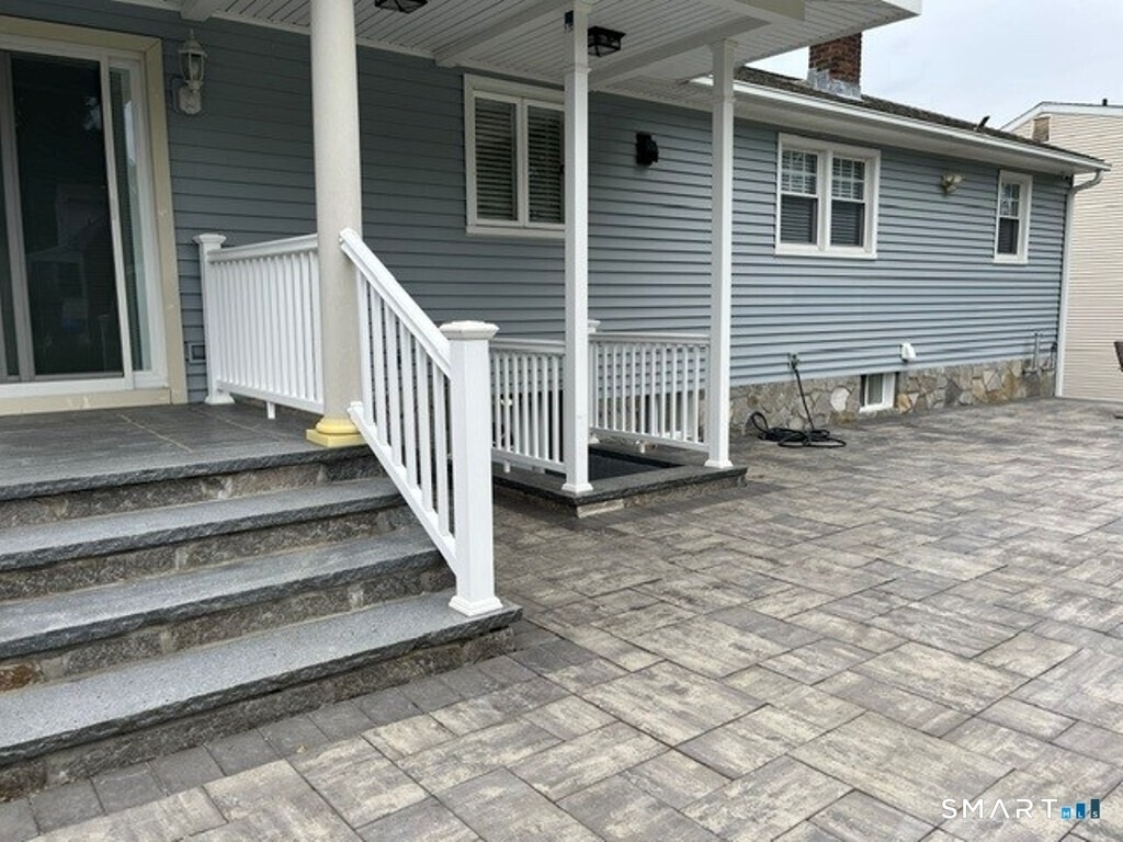 47 Hallock Street - Photo 14