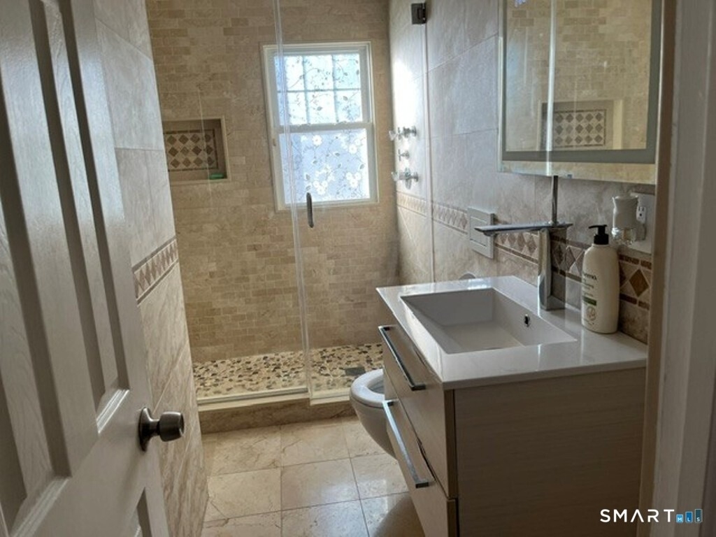 47 Hallock Street - Photo 10