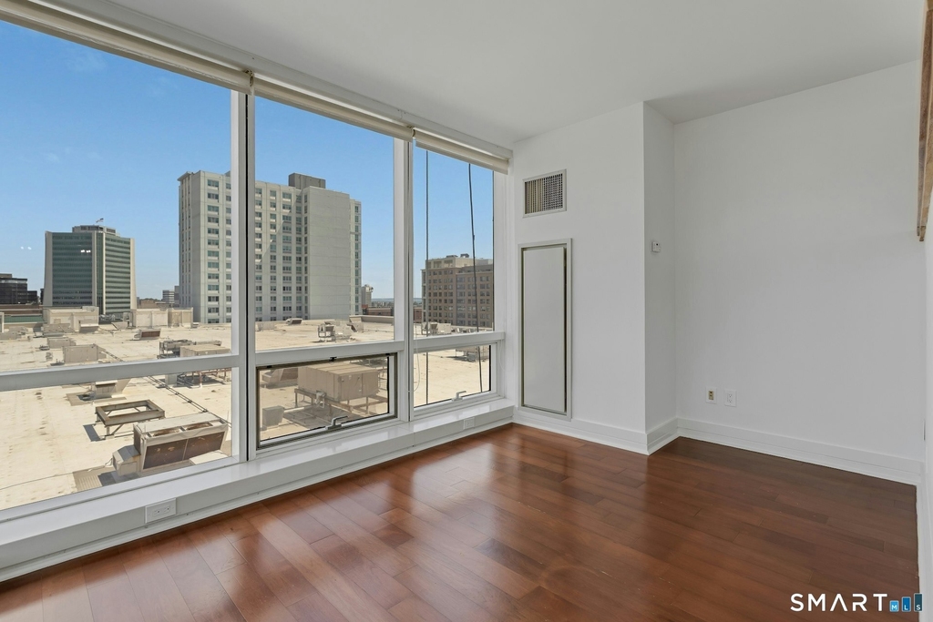 1 Broad Street - Photo 14