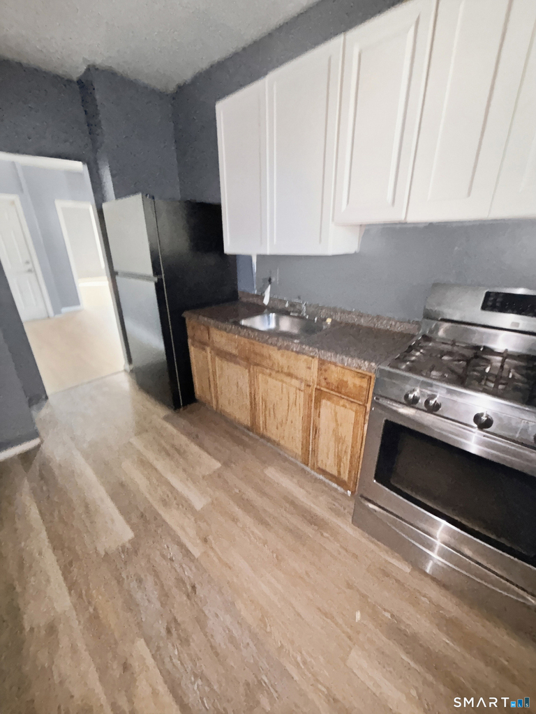 662 Noble Avenue - Photo 3
