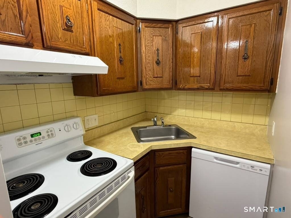 201 Bretton Street - Photo 6