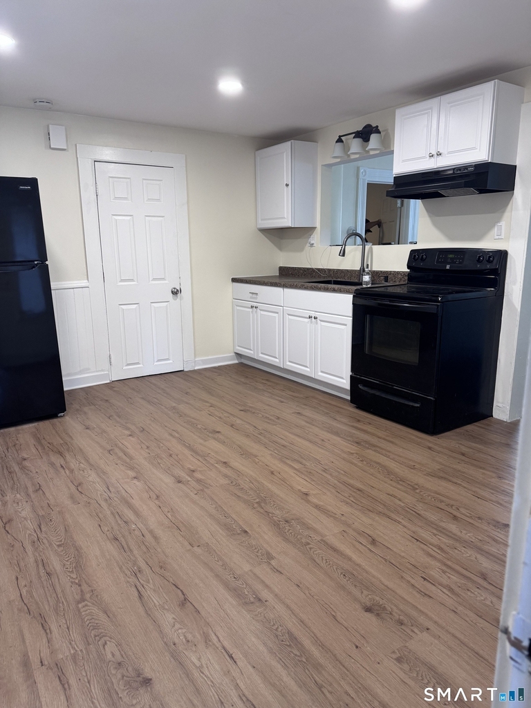 232 Hawkins Street - Photo 2