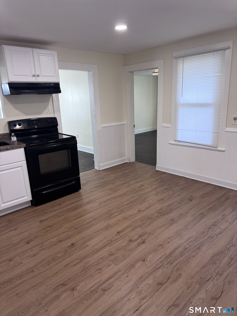 232 Hawkins Street - Photo 3