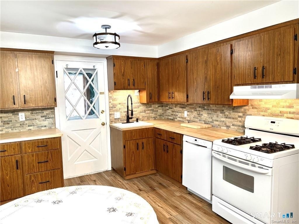 130 Platt Avenue - Photo 2
