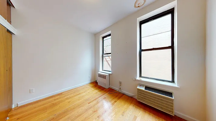 500 East 76th Street - Photo 5