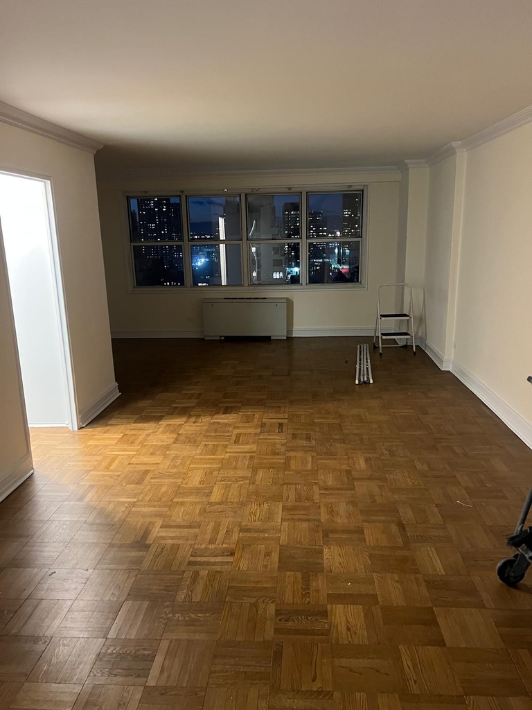 W 52 ST / 8th Avenue - Photo 4