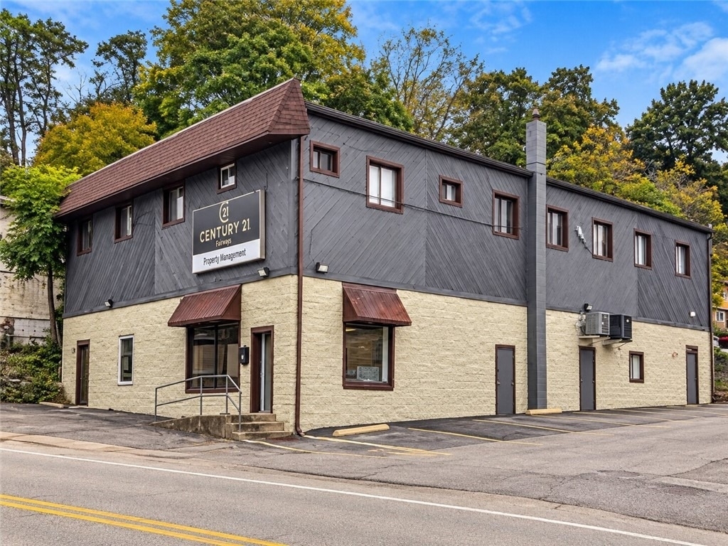 10261 Center Highway - Photo 1